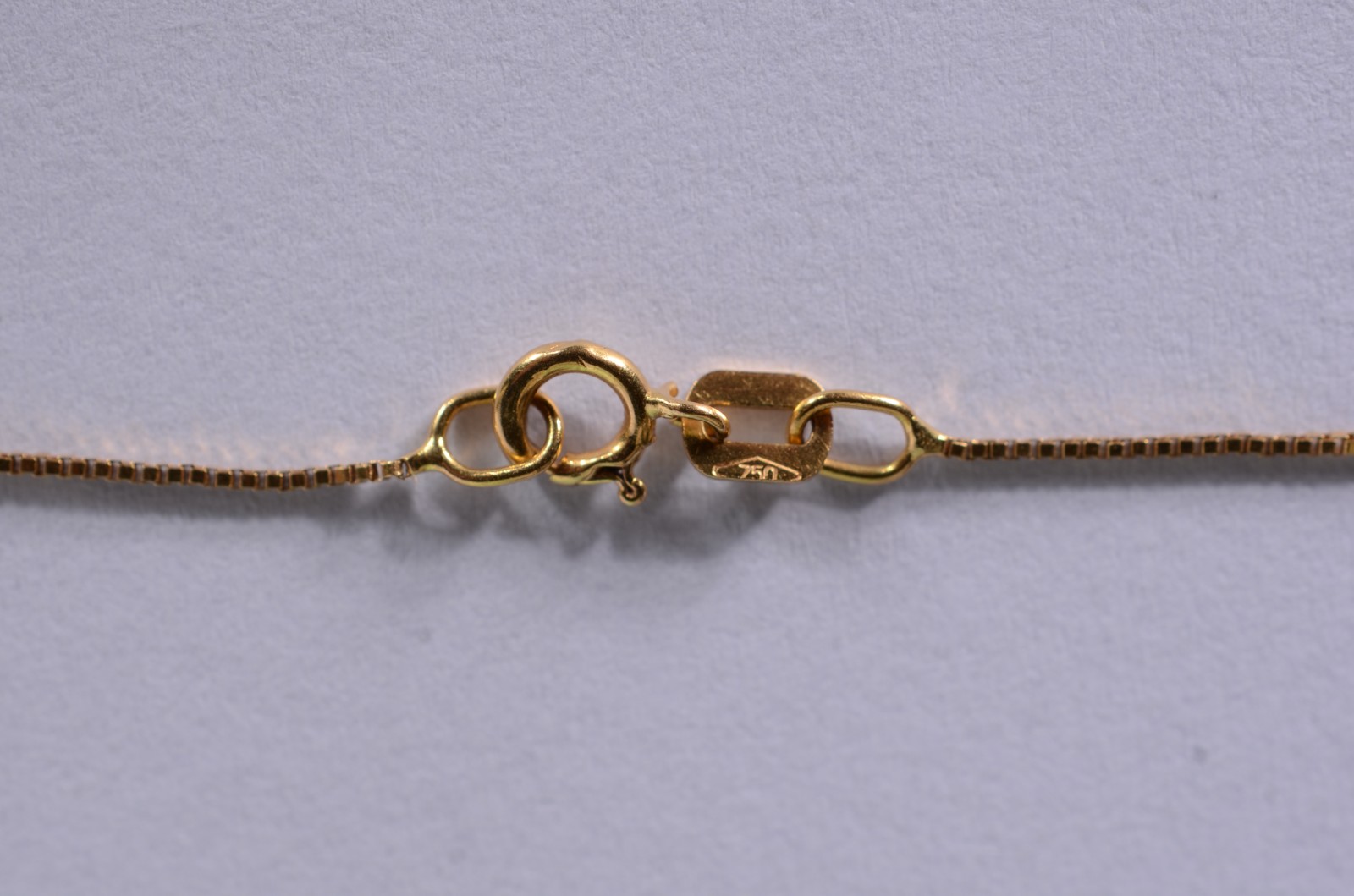 Colar de ouro 18 k., contraste 750 mls com pendente Anjo de guarda... - foto 5 de 5