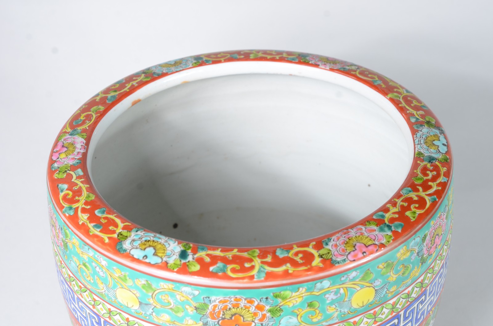 Cachepot de porcelana oriental policromada. - foto 3 de 6