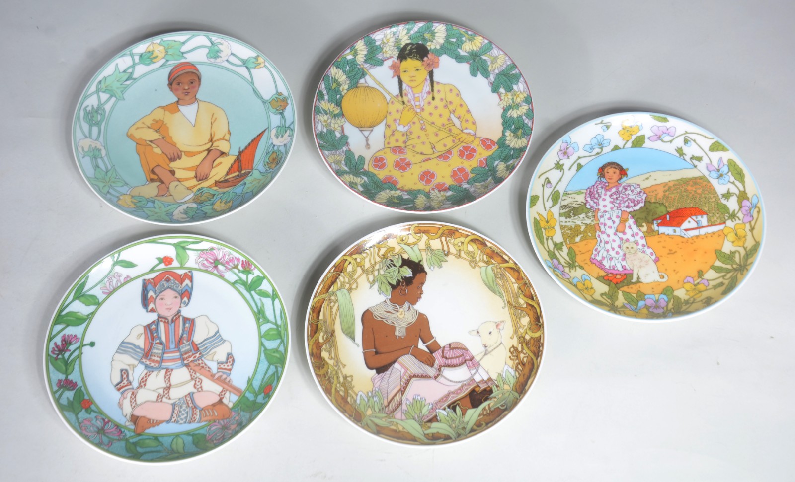 Conjunto com 14 pratos de porcelana alemã Villeroy & Boch - Coleção... - foto 4 de 8