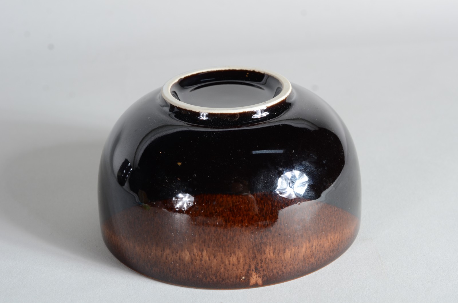 Dois conjuntos de porcelana oriental, sendo: 5 bowls para petiscos; 5... - foto 7 de 10