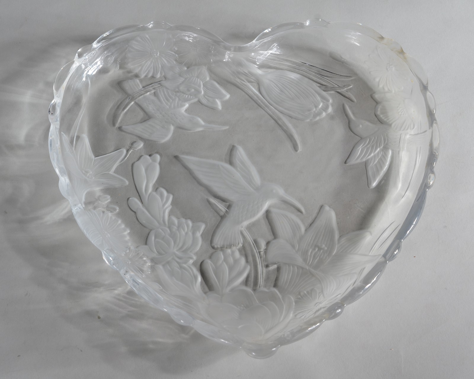 Diversas peças, sendo: 3 pratos diversos para petiscos e 2 jarras de... - foto 6 de 9