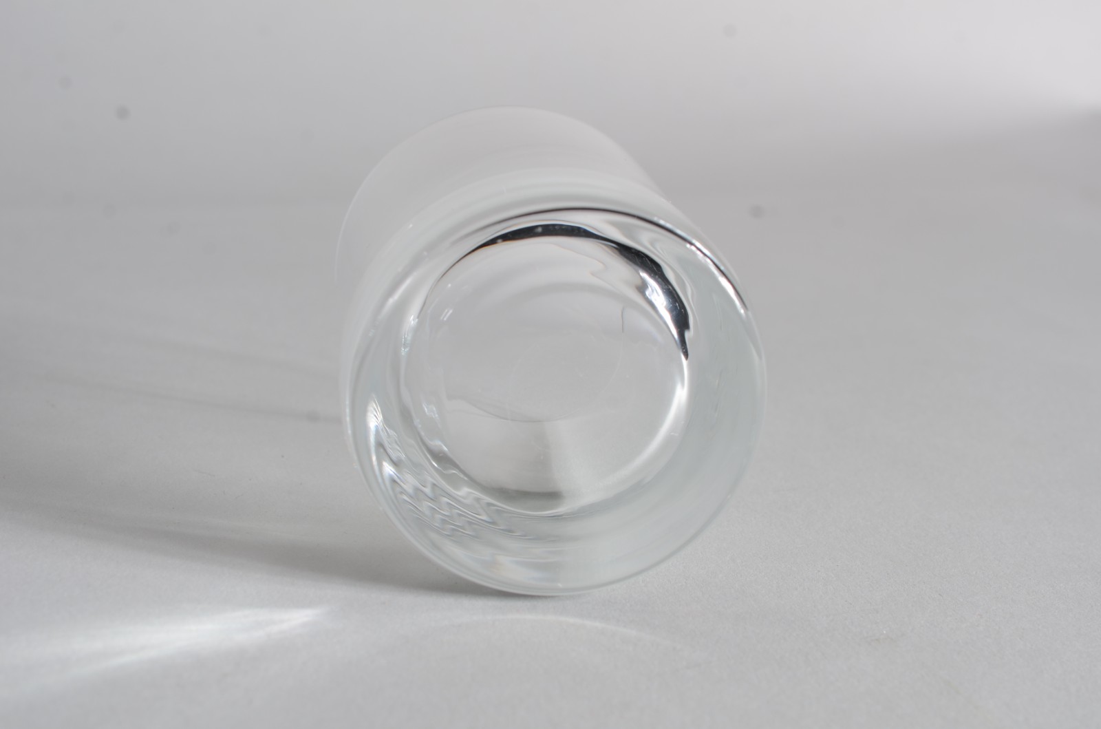 Conjunto com 12 copos de cristal alemão para coquetel. - foto 4 de 5