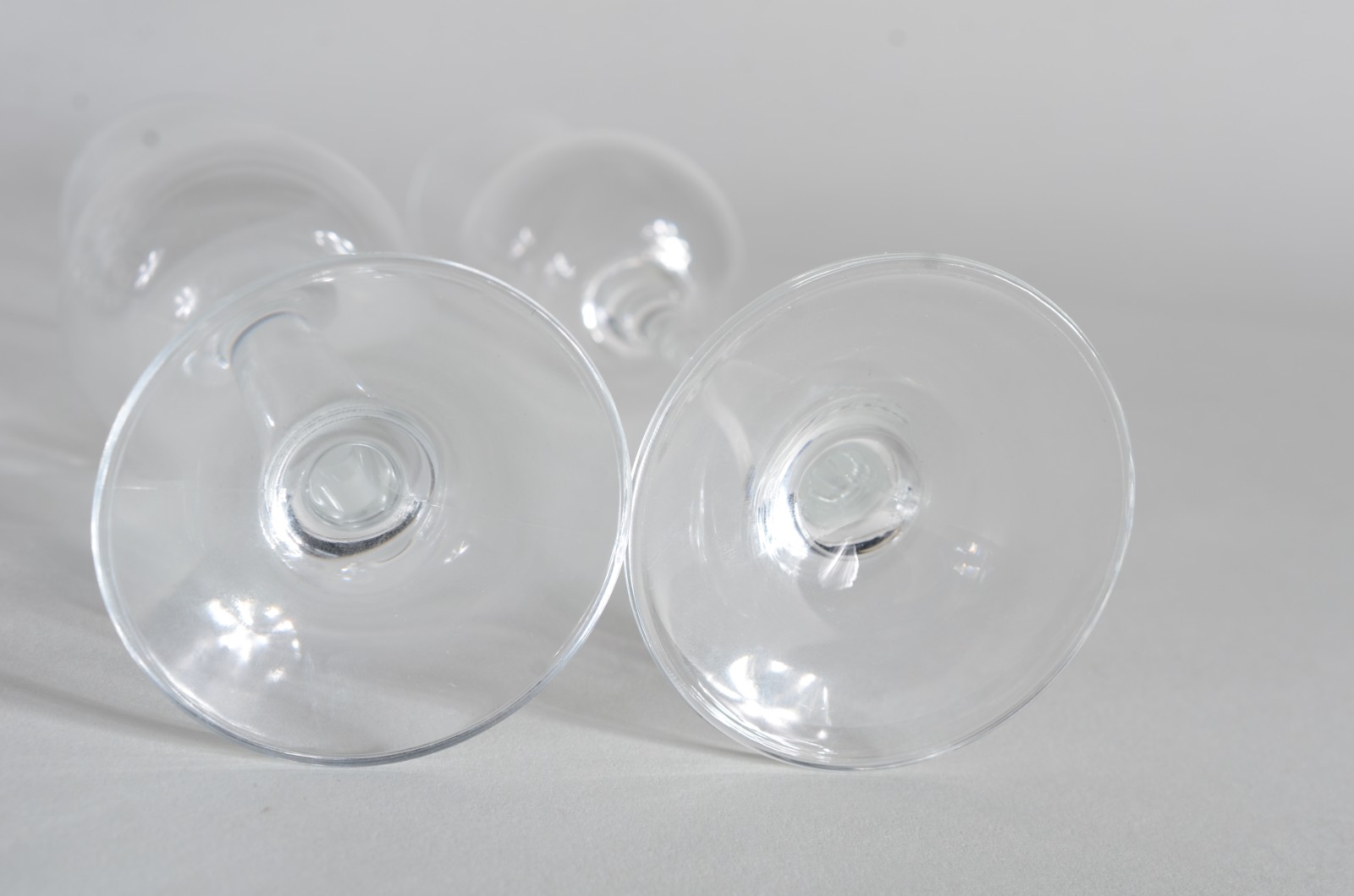 Conjunto com 28 cálices de cristal para cherry sendo 6 deles um pouco... - foto 4 de 4