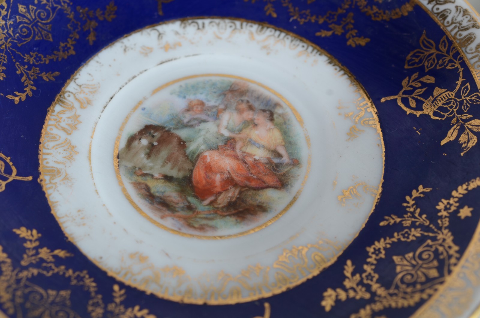 Pequeno serviço para café de porcelana Velho Viena, fundo branco com... - foto 5 de 11