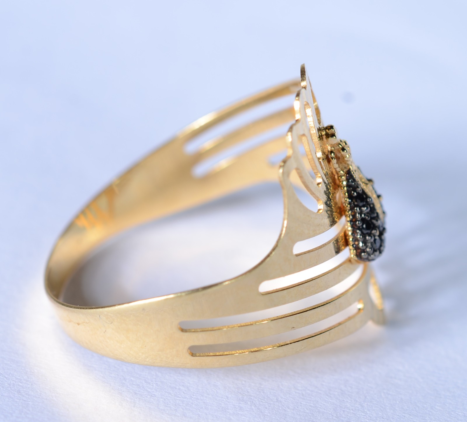 Anel de ouro 18 k., contraste 750 mls, pendente de Nossa Senhora com... - foto 5 de 7