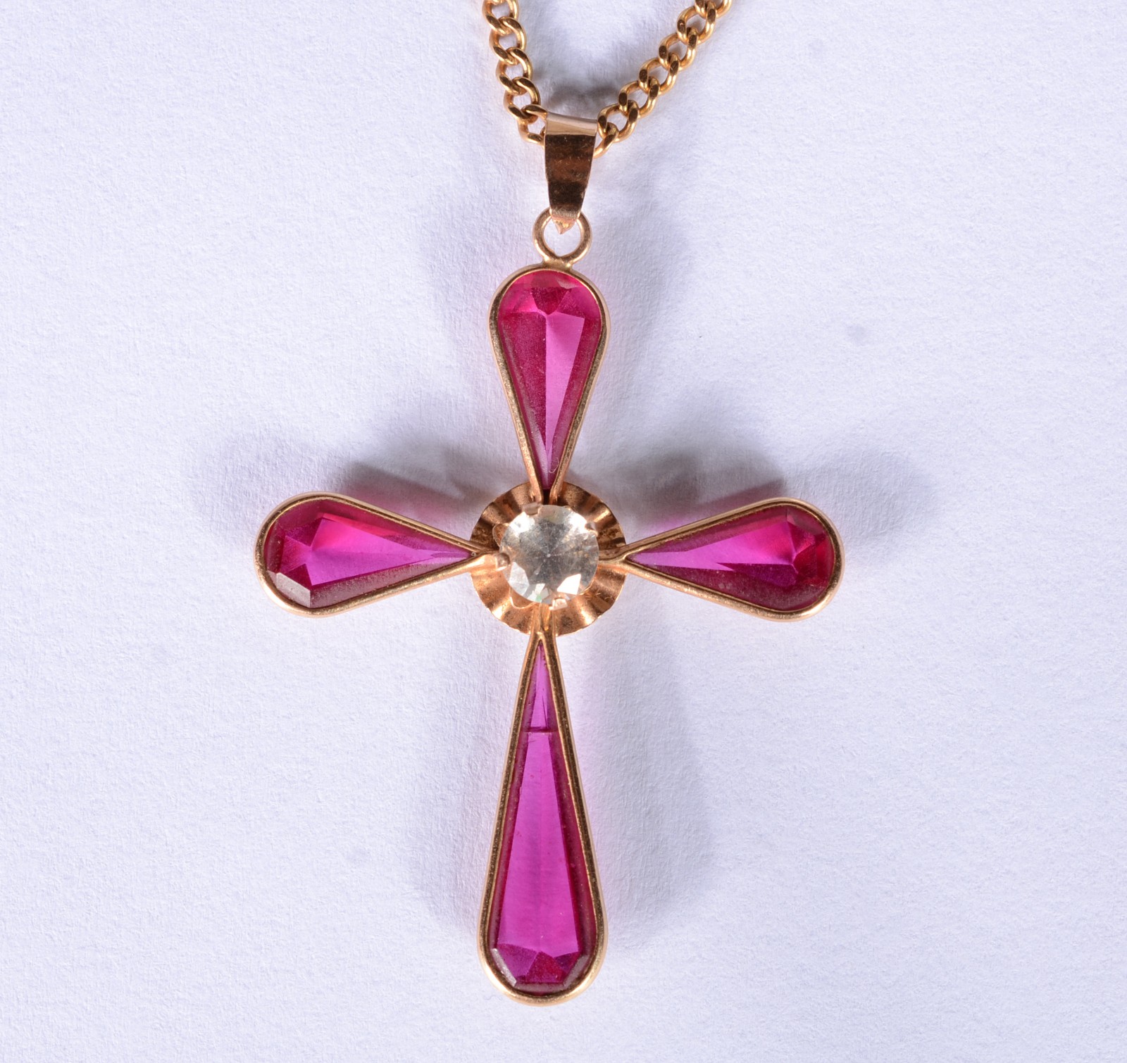 Colar de ouro 18 k., com pendente feitio cruz com rubiltas e safiras... - foto 1 de 6