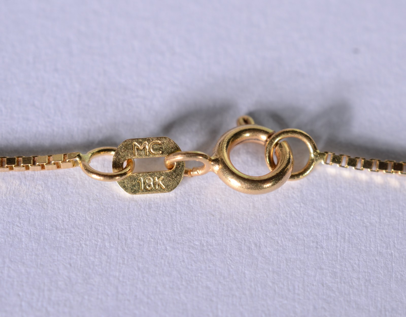 Colar de ouro 18 k., contraste 750 mls com pendente. (Por motivos de... - foto 3 de 5