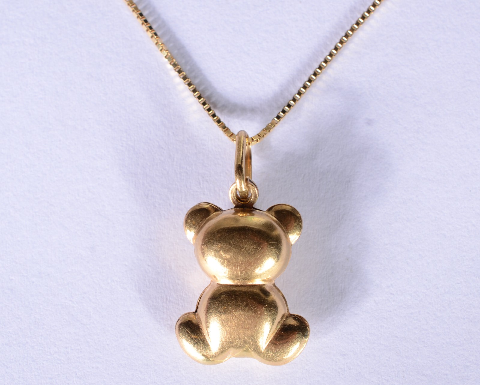 Colar de ouro 18 k., contraste 750 mls com pendente. (Por motivos de... - foto 5 de 5