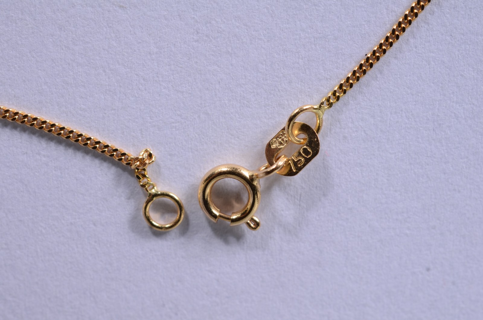 Colar de ouro 18 k., contraste 750 mls com crucifixo. (Por motivos de... - foto 4 de 5