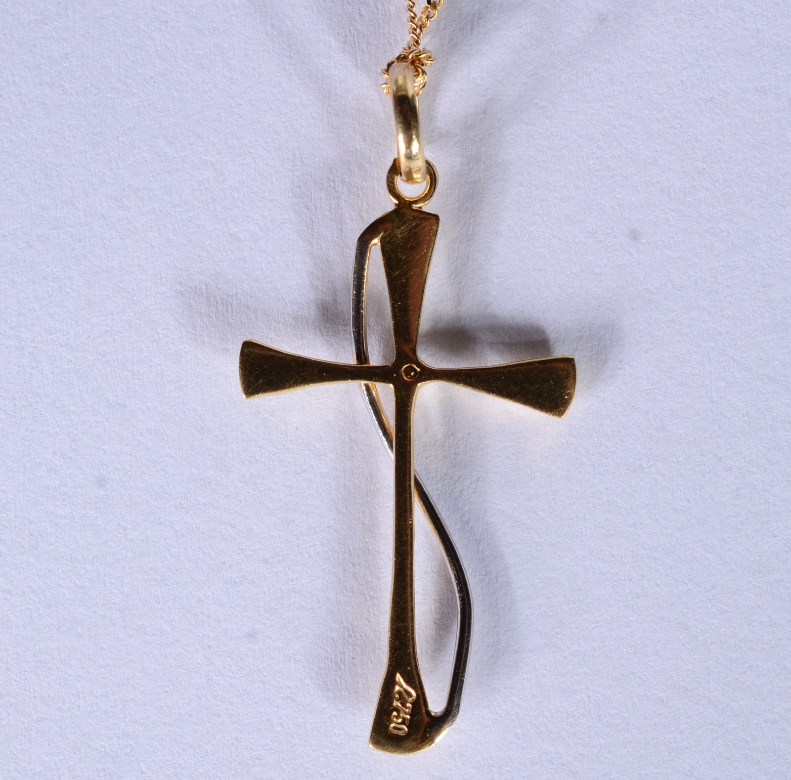 Colar de ouro 18 k., contraste 750 mls com crucifixo. (Por motivos de... - foto 5 de 5