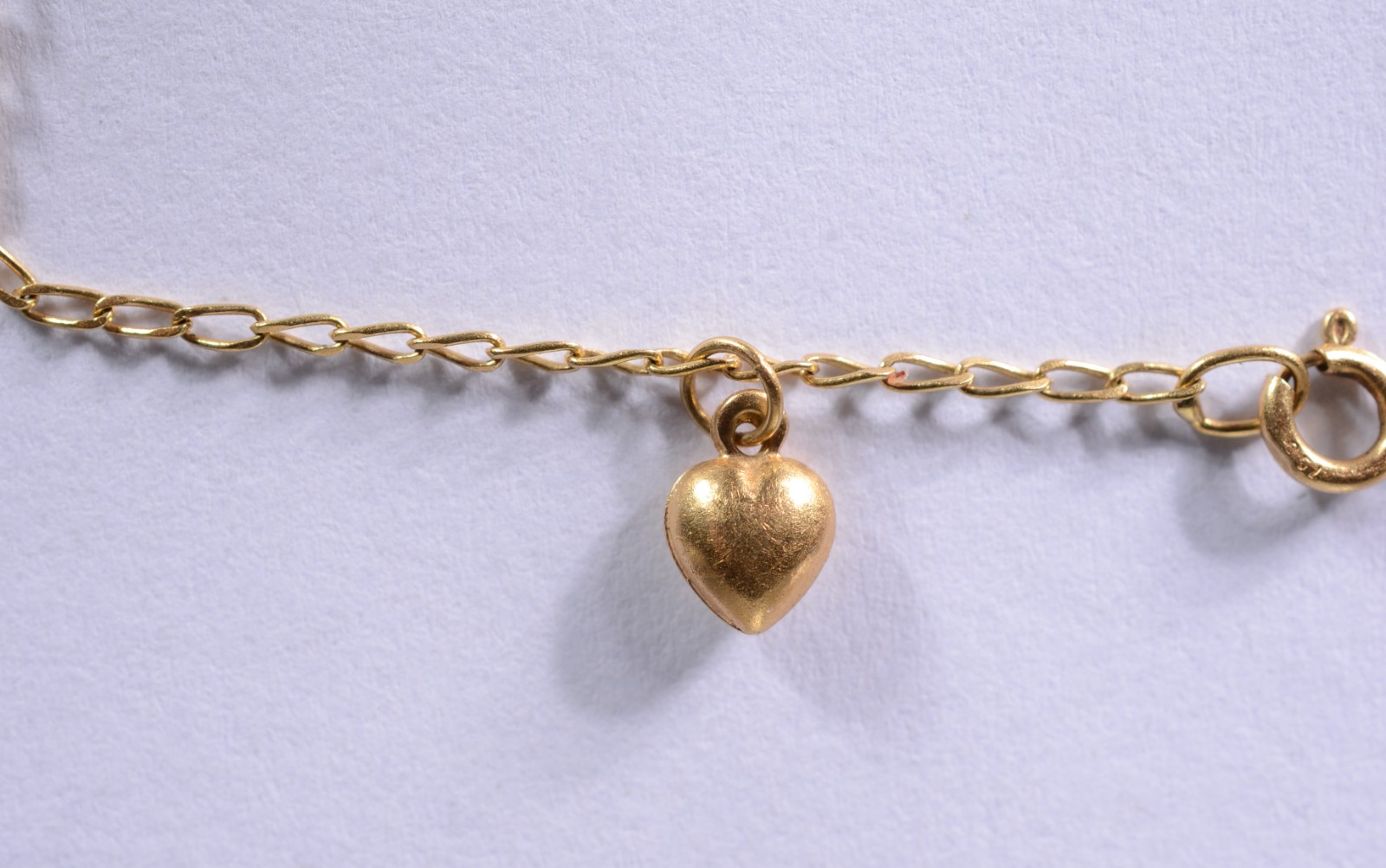 Pulseira de ouro 18 k. com corações. (Por motivos de segurança a peça... - foto 4 de 4