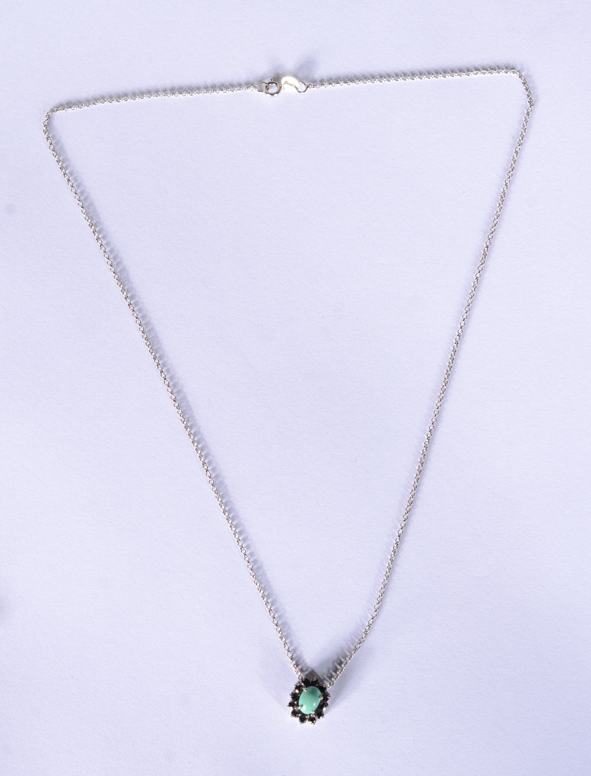 Gargantilha de ouro branco com turquesa e safiras negras. (Por... - foto 3 de 7