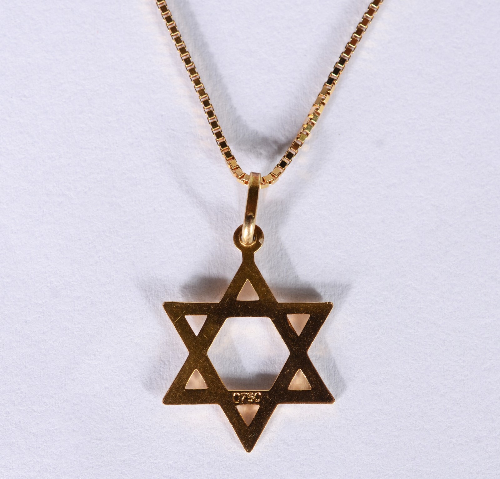 Colar de ouro 18 k., contraste 750 mls com pendente "Estrela de... - foto 5 de 6