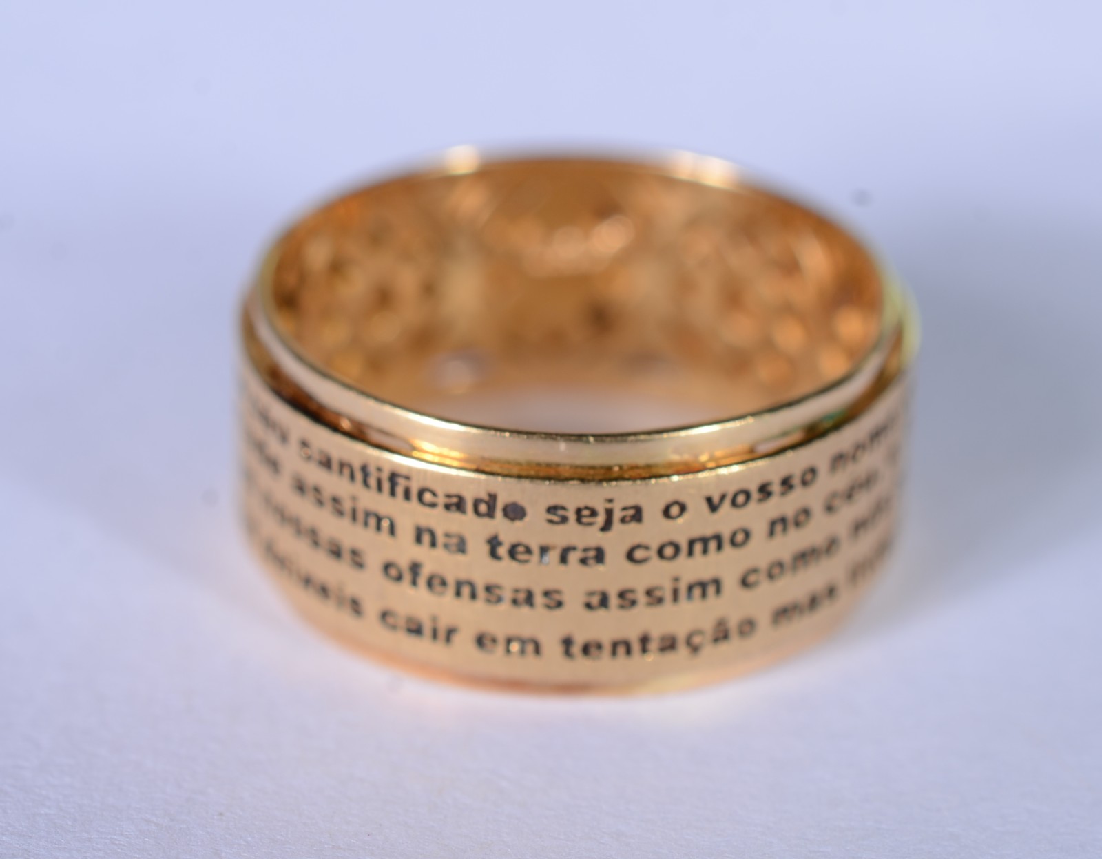 Anel de ouro 18 k., contraste 750 com crucifixo e oração do Pai... - foto 5 de 6