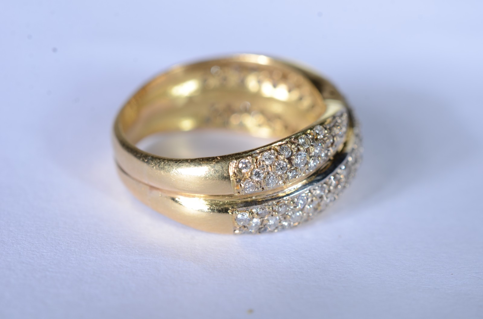 Anel de ouro 18 k., feitio entrelaçado com aproximadamente 80... - foto 5 de 7
