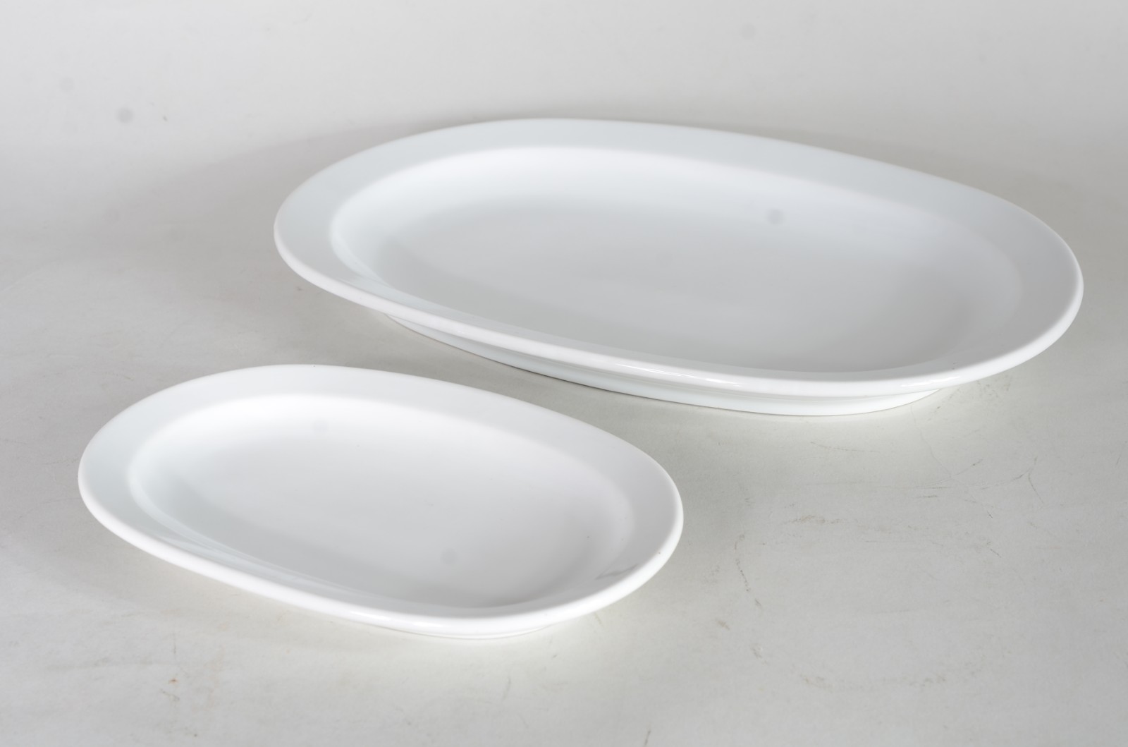 Serviço de jantar de porcelana Suíça LANGENTHAL, composto de: 7... - foto 4 de 6
