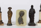 Cinco pequenas figuras sacras, diversos materia... - Cinco pequenas figuras sacras, diversos materiais, medida da maior 