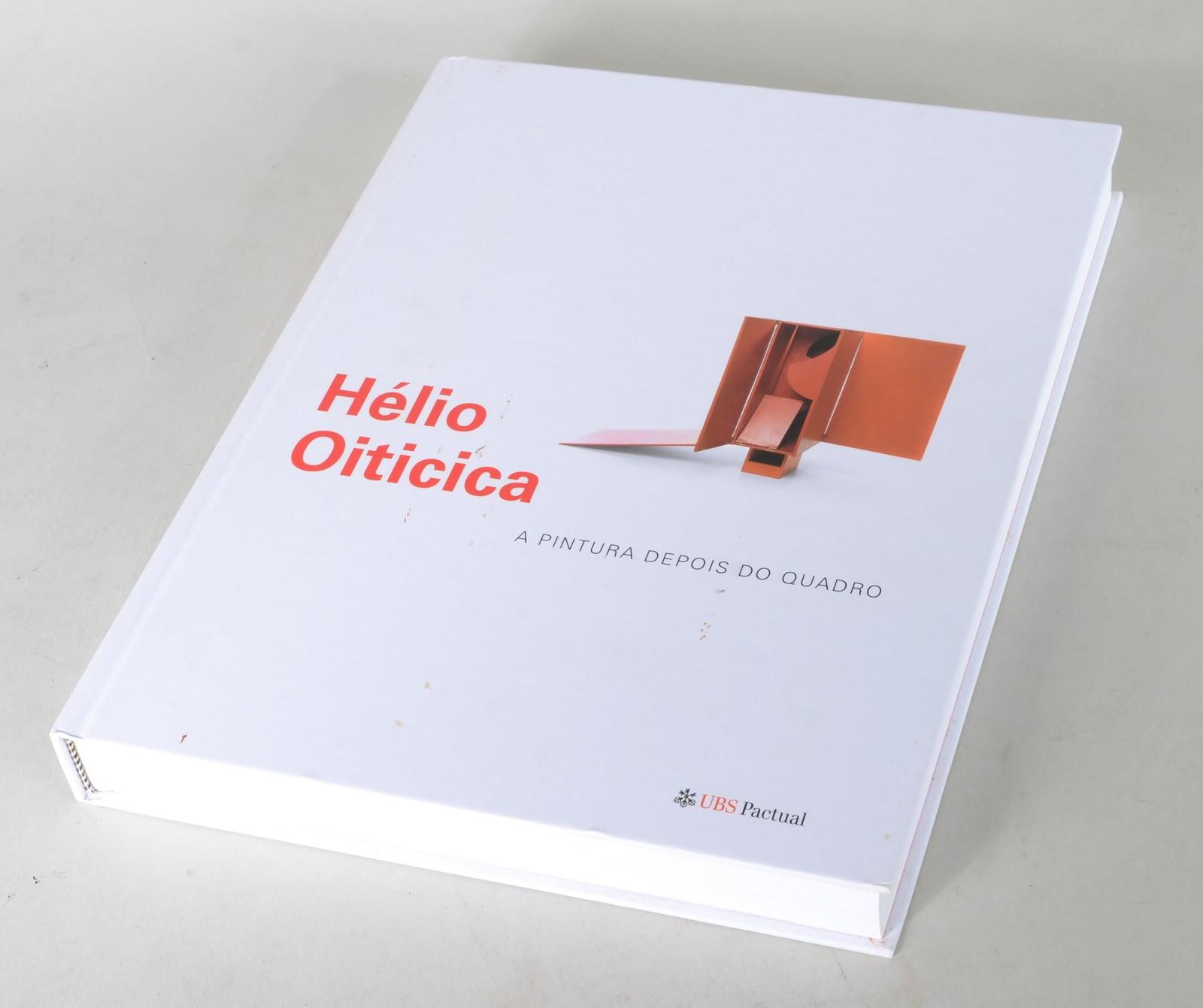 Livro de Helio Oiticica. - foto 1 de 7