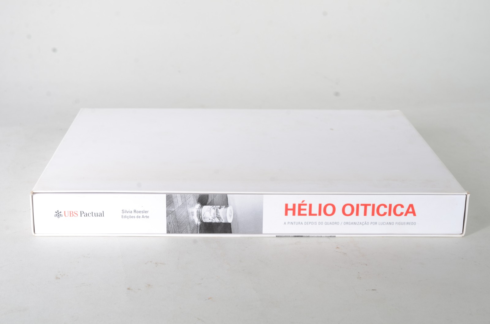 Livro de Helio Oiticica. - foto 3 de 7