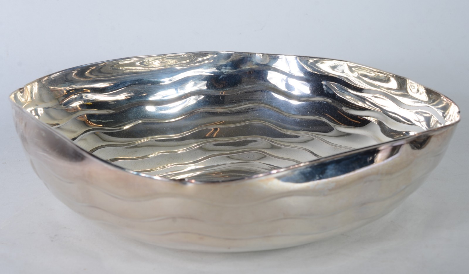 Bowl de prata, contraste 800 mls. Peso da prata: 450 g. (Por motivos... - foto 2 de 6