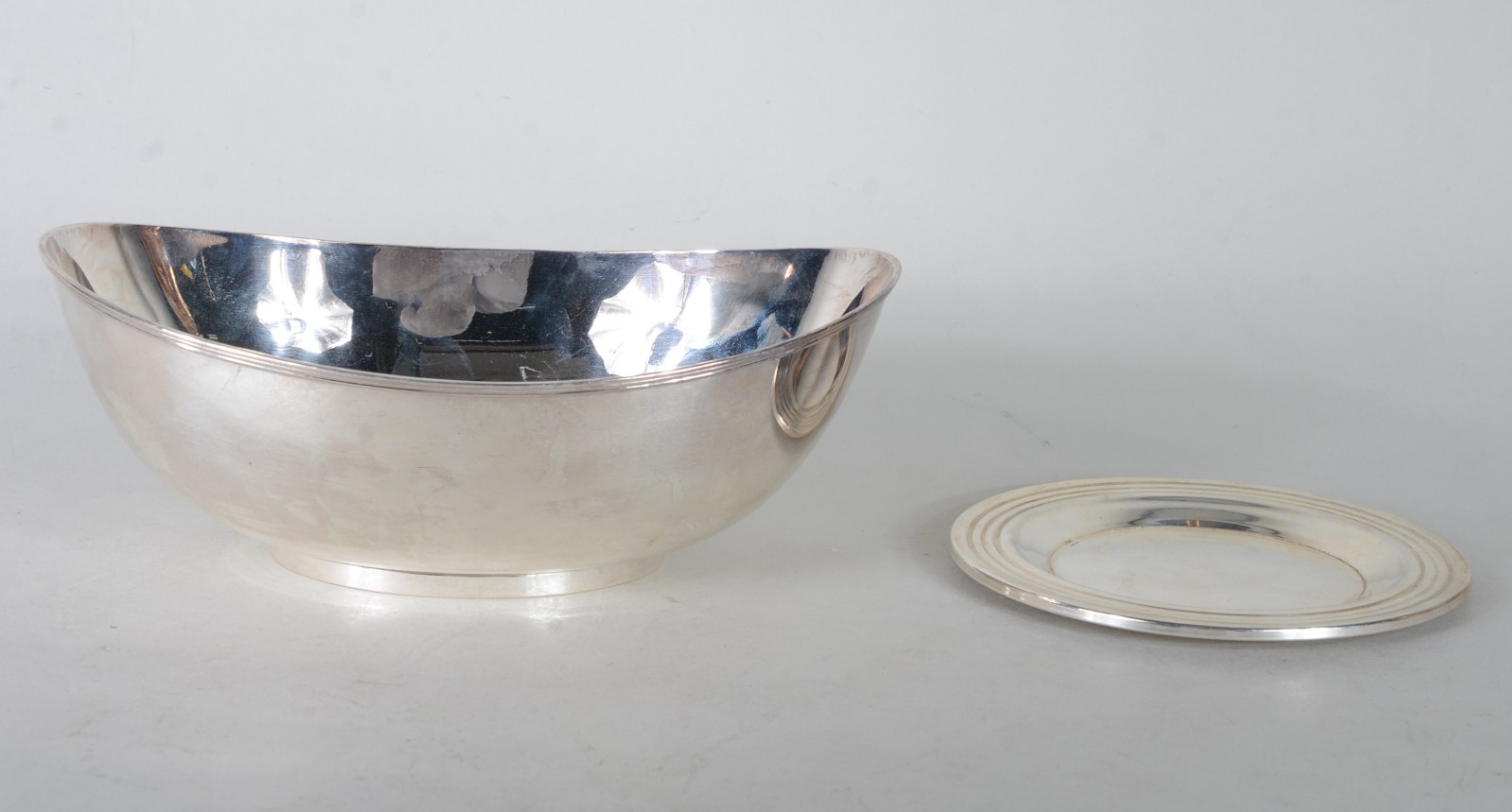 Duas peças de prata, sendo: Bowl feitio oval contraste 800 mls e... - foto 3 de 10