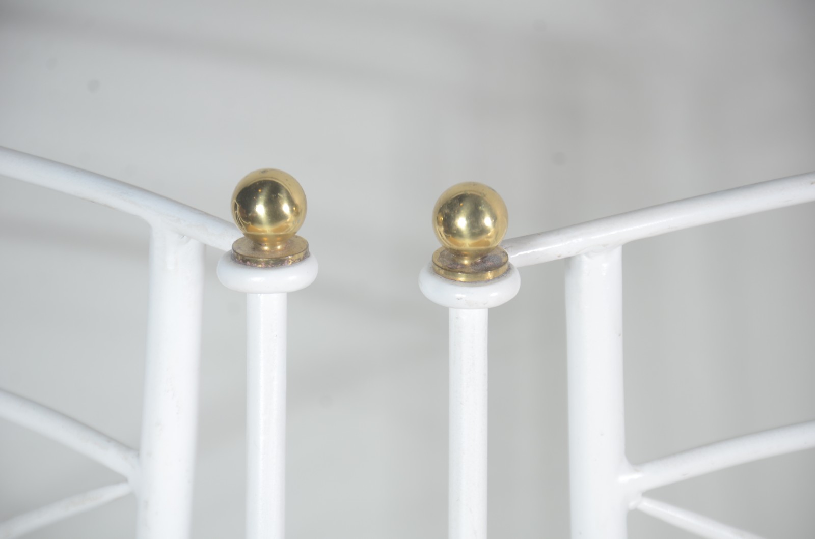 Conjunto para varanda composto de mesa circular com base de metal e... - foto 6 de 11