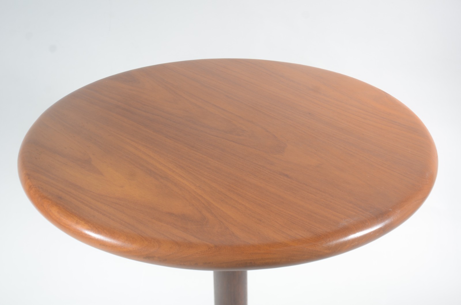 Conjunto para varanda composto de mesa circular com base de metal e... - foto 10 de 11