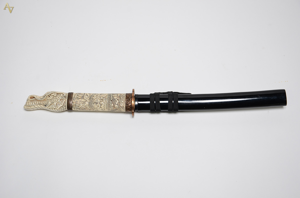 Espada samurai curta (WAKIZASHI) com empunhadura em acrílico decorada... - foto 1 de 4