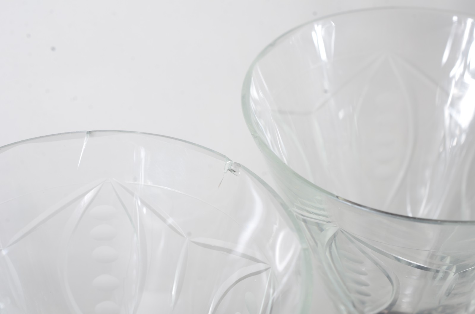 Serviço de cristal lapidado, base na cor roxa, composto de: 2 para... - foto 9 de 11