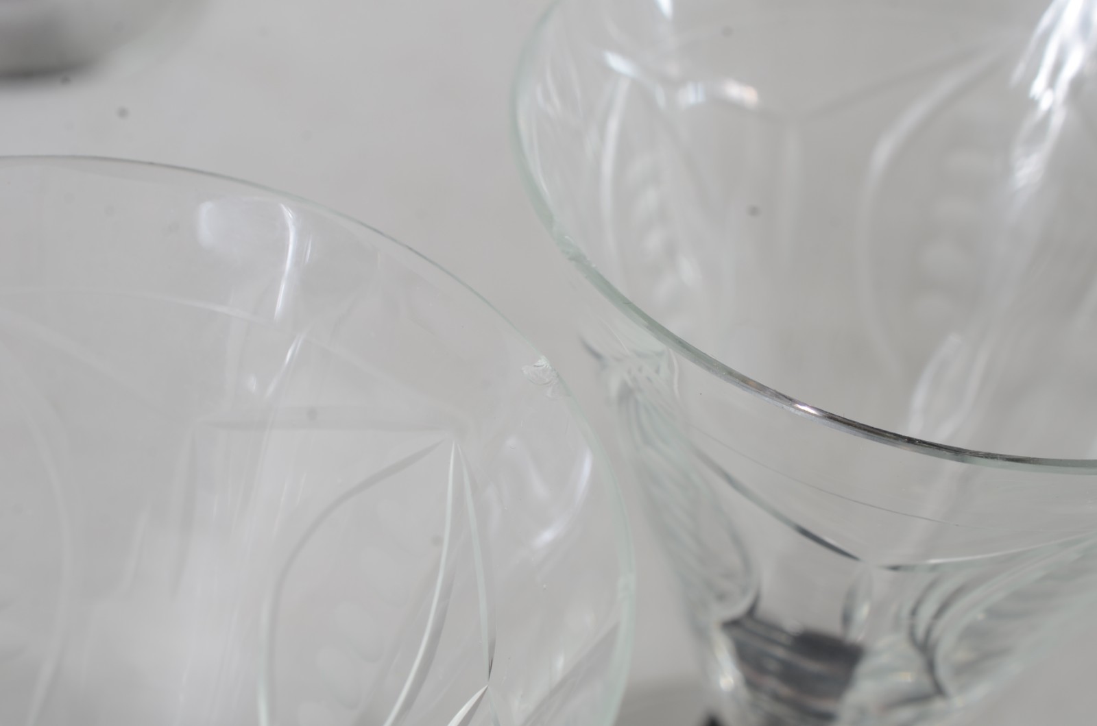 Serviço de cristal lapidado, base na cor roxa, composto de: 2 para... - foto 11 de 11