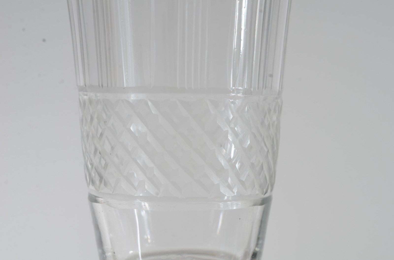 Serviço de cristal,composto de: 6 para água, 7 para vinho branco, 5... - foto 4 de 9