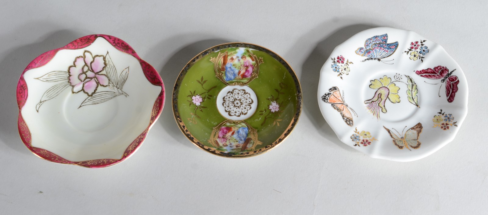 Onze xícaras de café com pires, em porcelana de diferentes modelos e... - foto 8 de 9