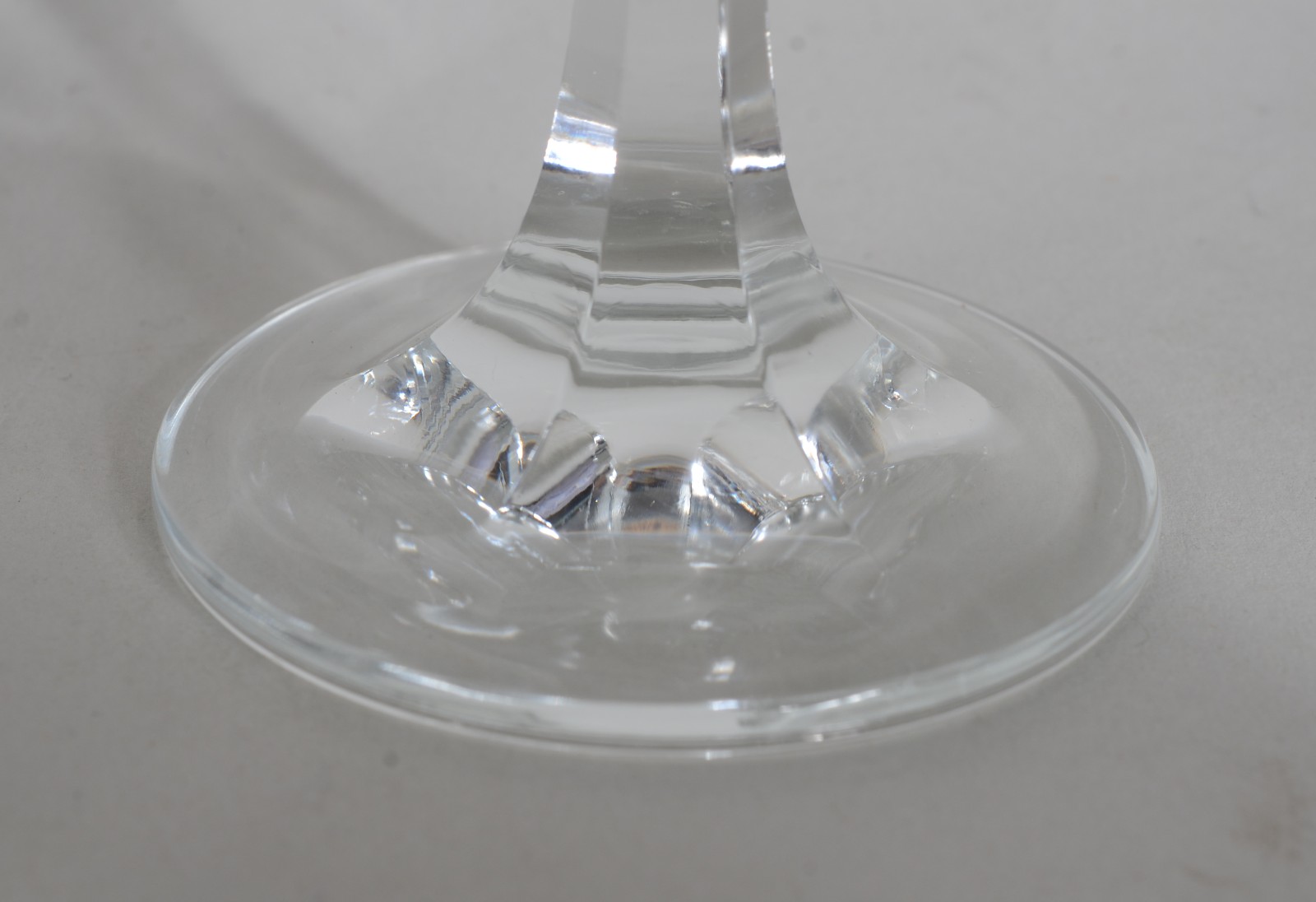 Conjunto com 21 cálices de vidro para vinho - foto 4 de 5