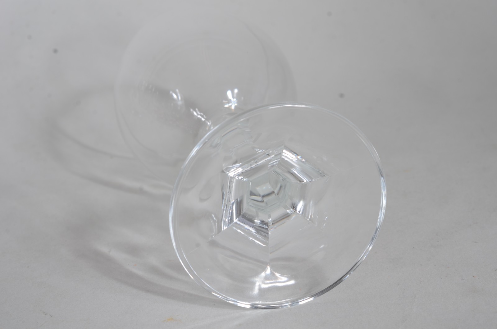 Conjunto com 21 cálices de vidro para vinho - foto 5 de 5