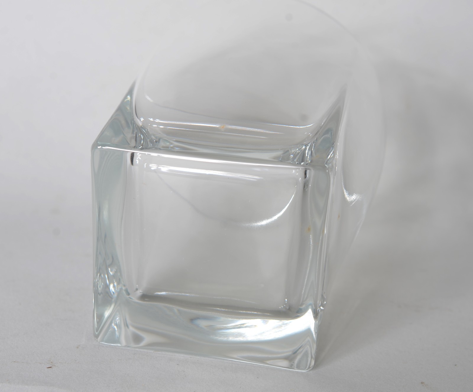Conjunto com 12 copos de vidro italiano para whisky e 17 taças para... - foto 4 de 4