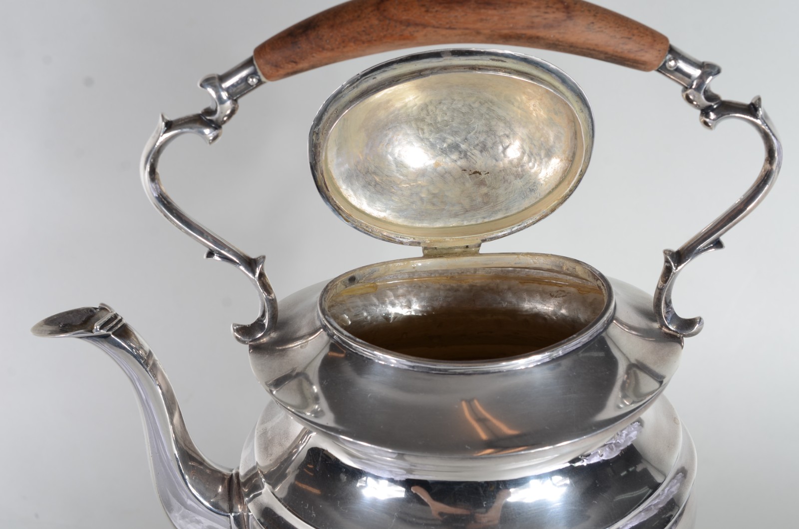 Samovar de prata portuguesa contraste Águia, 1º título. Peso da... - foto 5 de 10