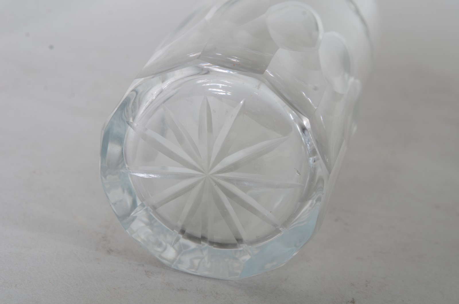 Serviço de cristal lapidado, composto de: 12 cálices para água, 12... - foto 7 de 7