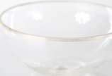 Conjunto com 12 taças para sorvete em demi cris... - Conjunto com 12 taças para sorvete em demi cristal com presentoir acoplado, resquícios de frisos dourados.