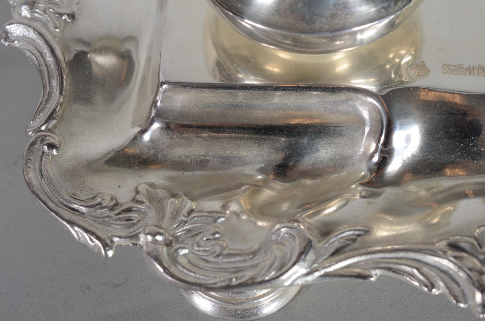 Tinteiro de metal prateado com 2 recipientes para tinta. - foto 9 de 9