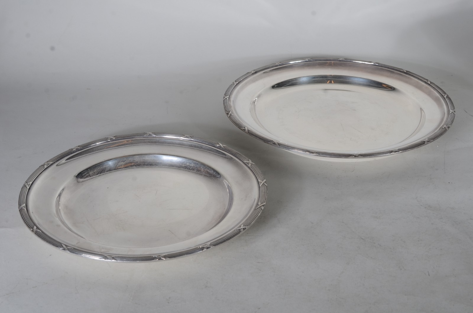 Baixela de jantar de metal prateado, composto de 8 peças. - foto 7 de 10