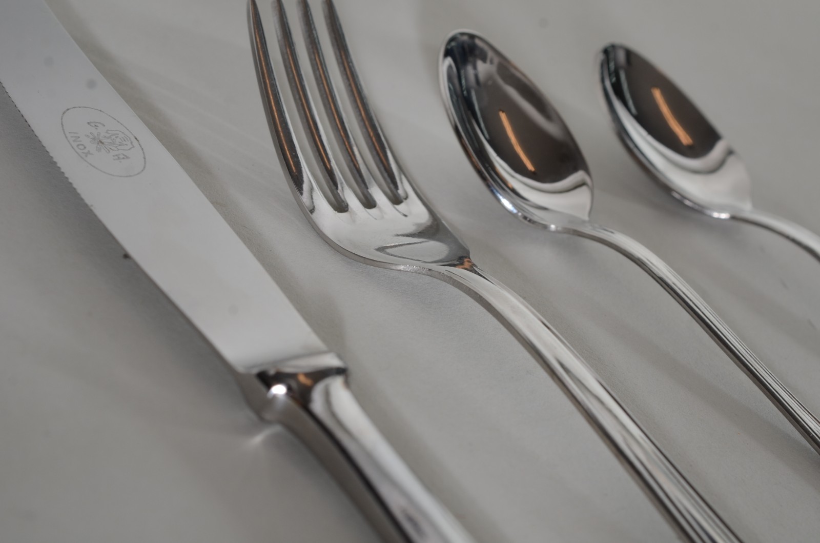 Faqueiro italiano para sobremesa de inox 18/10, composto de: 30... - foto 6 de 8