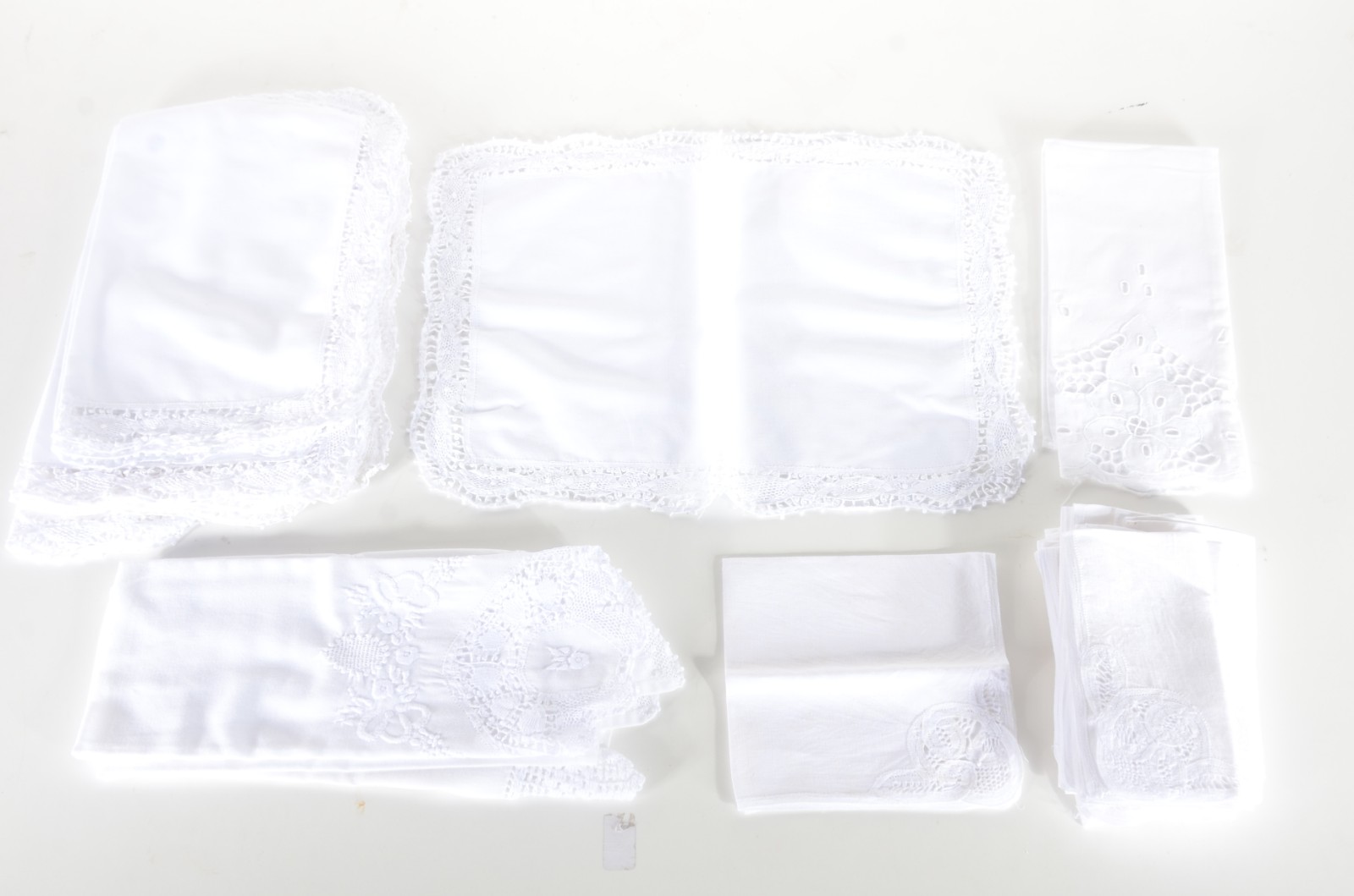 Conjunto para mesa, composto de: 8 jogos americanos, 4 toalhas para... - foto 1 de 9