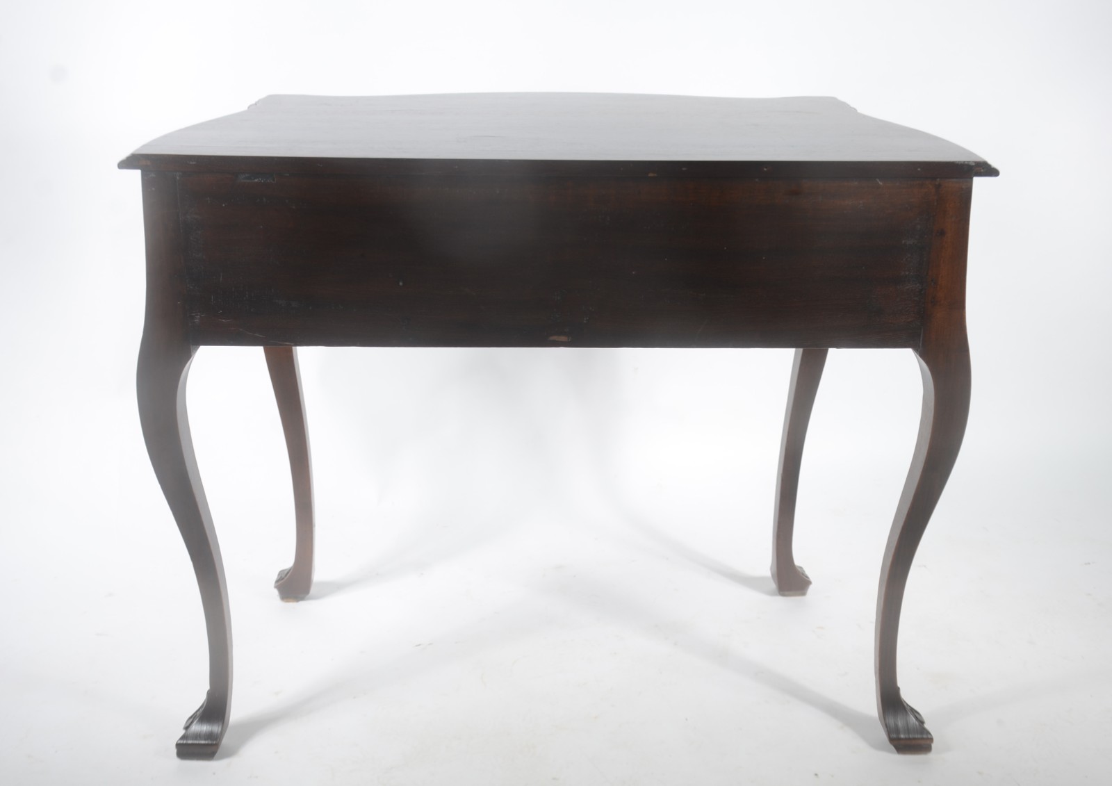 Mesa de encostar de jacarandá, estilo Dom José, uma gaveta, saia com... - foto 3 de 6