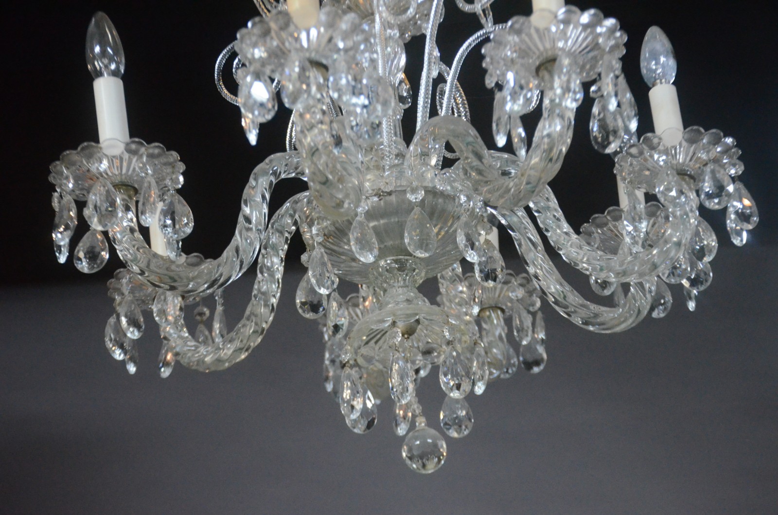 Lustre de cristal para 8 luzes, bobeches com bordas peroladas... - foto 6 de 11