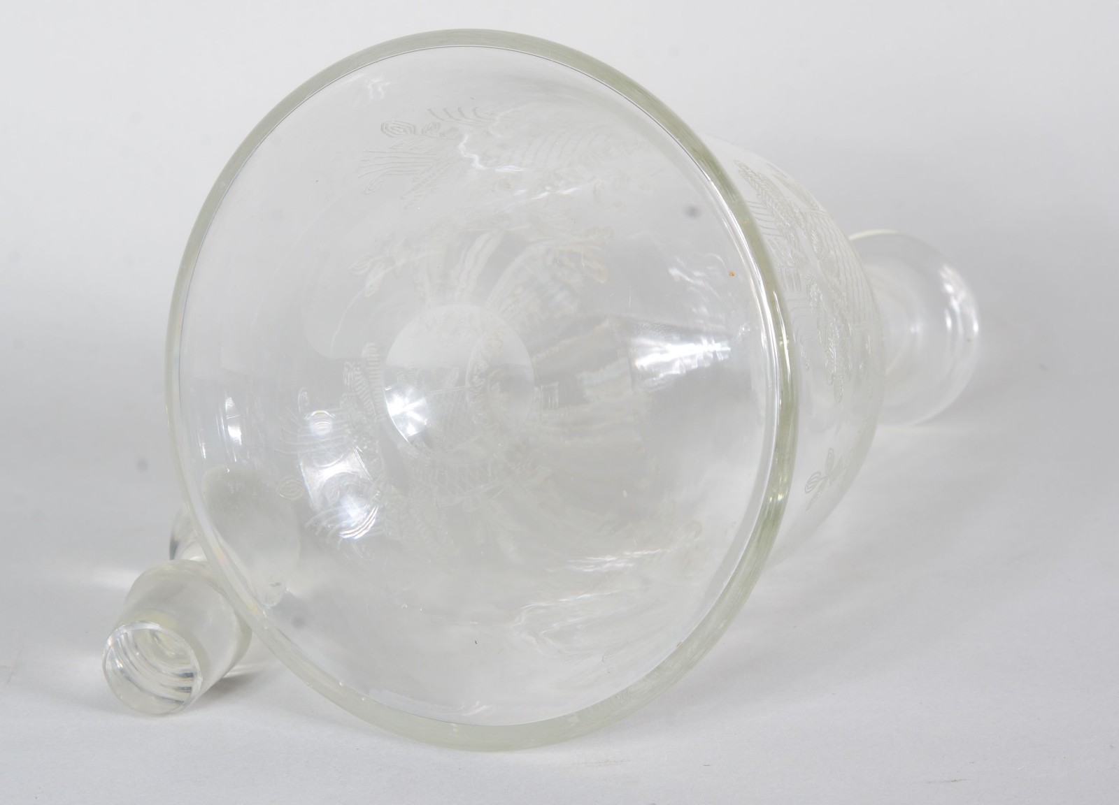 Conjunto de cristal lavrado com guirlandas, composto de garrafa e 6... - foto 7 de 11