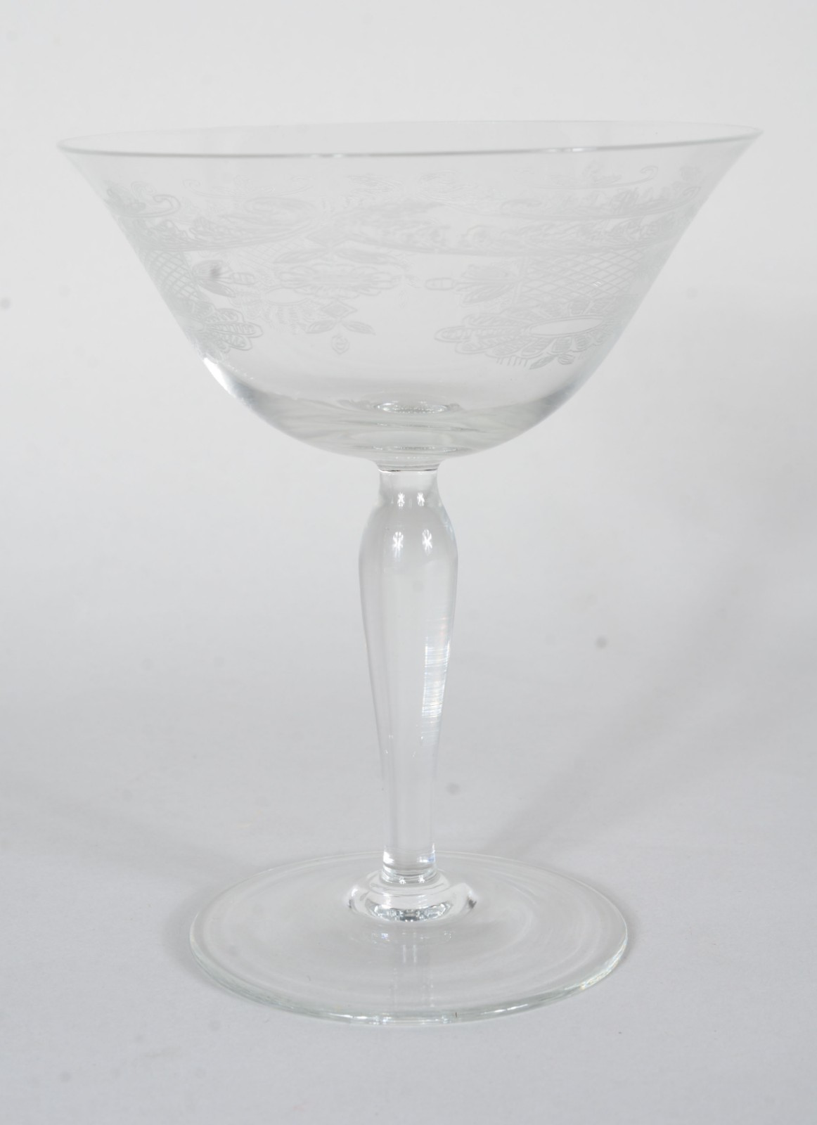 Conjunto de cristal lavrado com guirlandas, composto de garrafa e 6... - foto 8 de 11