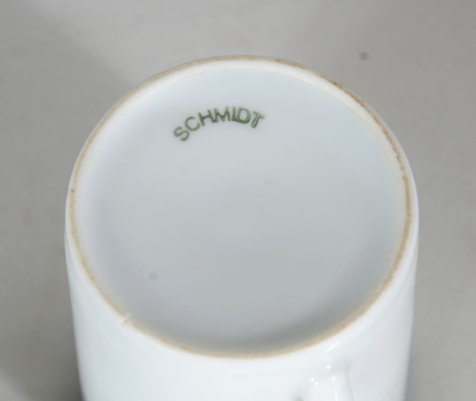 Três conjuntos de porcelana para café, sendo: 7 xícaras com pires (1... - foto 5 de 8