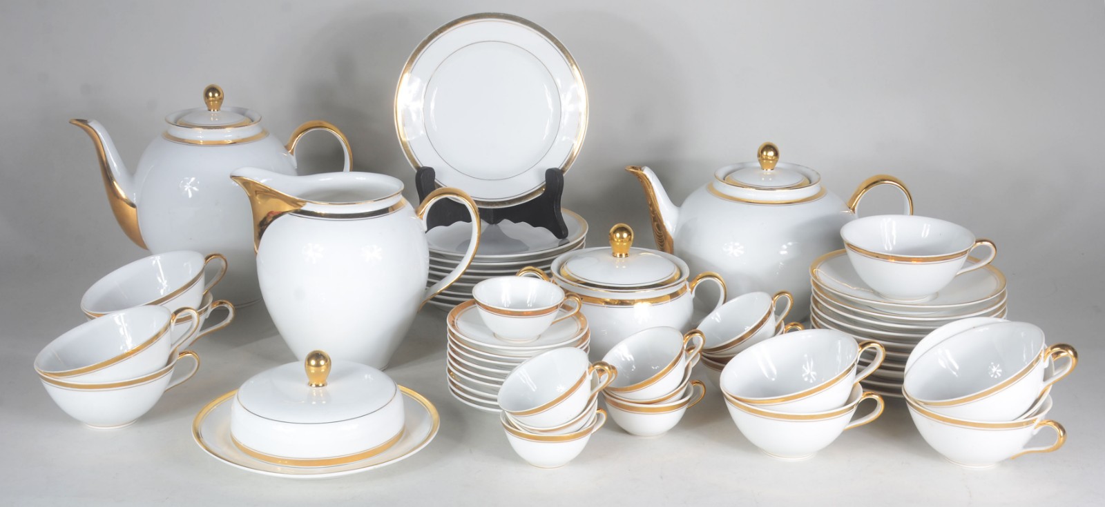 Serviço para chá e café de porcelana branca Brennand com friso... - foto 1 de 10