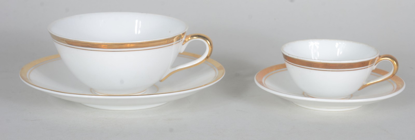 Serviço para chá e café de porcelana branca Brennand com friso... - foto 8 de 10