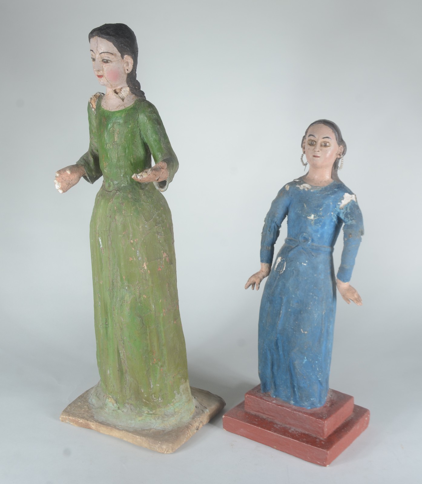 Duas antigas imagens sacras de papier mâché e madeira policromada. - foto 2 de 11